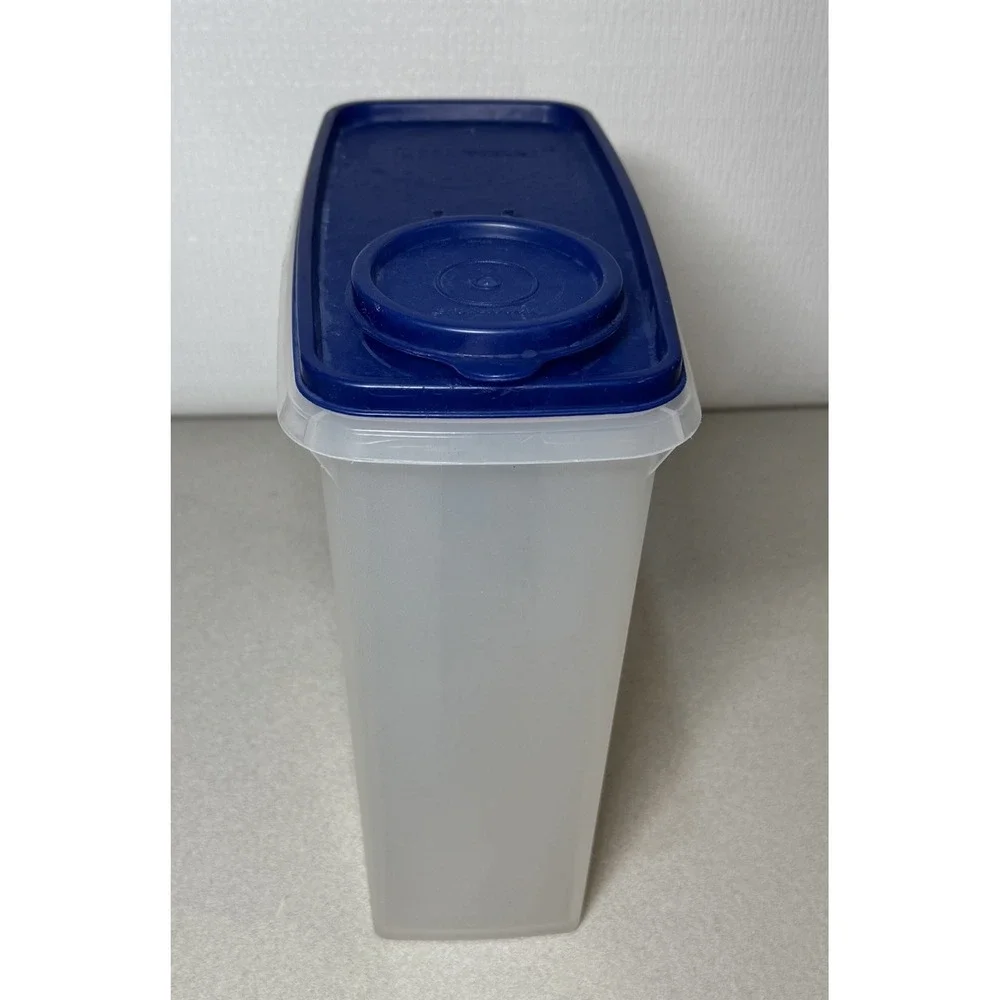 Vintage Tupperware Store N‎ Pour Shear 13 Cup.  471 Cap,  Seal Navy Blue